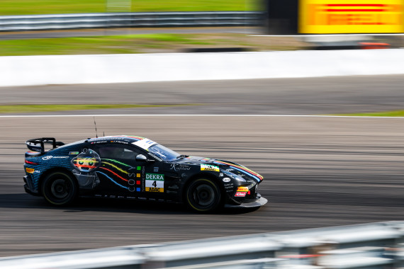 Aston Martin geht 2026 mit starkem Fahrer-Duo in der ADAC GT4 Germany an den Start