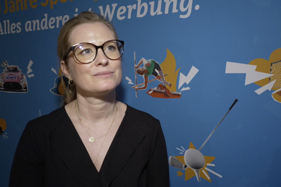 Im Interview spricht Katrin Menne, Head of Brand & Research der Commerzbank AG, über  u.a. die Bedeutung des Sportsponsorings und die entgegengenommenen Auszeichnung in der Kategorie "Kreativität".