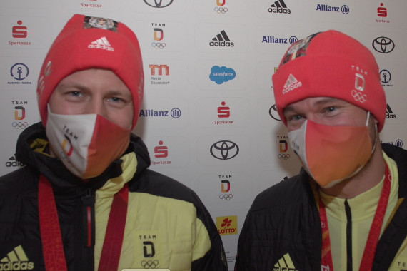 Im Zweierbob der Männer gewinnen Johannes Lochner und Florian Bauer bei den Olympischen Winterspielen in Peking Silber. Im Interview sprechen die beiden Athleten über ihren Erfolg.