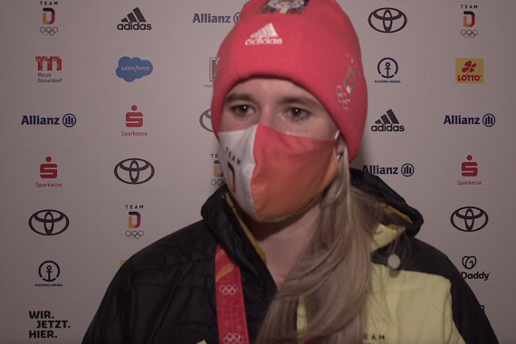 Geisenberger zog durch den Sieg nach Gold-Medaillen mit der bislang erfolgreichsten deutschen Winter-Olympionikin Claudia Pechstein gleich. Im Interview spricht sie über ihren Triumph im Eiskanal von Yanqinq.