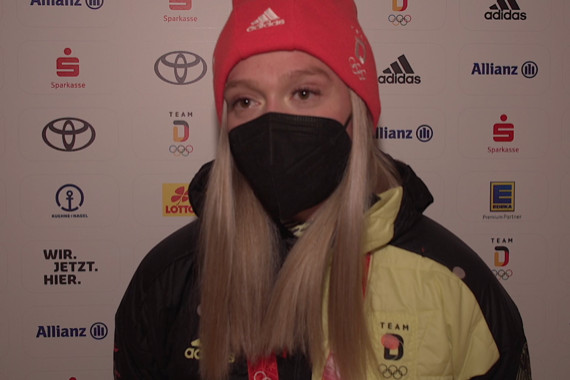 Im Interview spricht Rennrodlerin Anna Berreiter über den Gewinn der Silbermedaille.