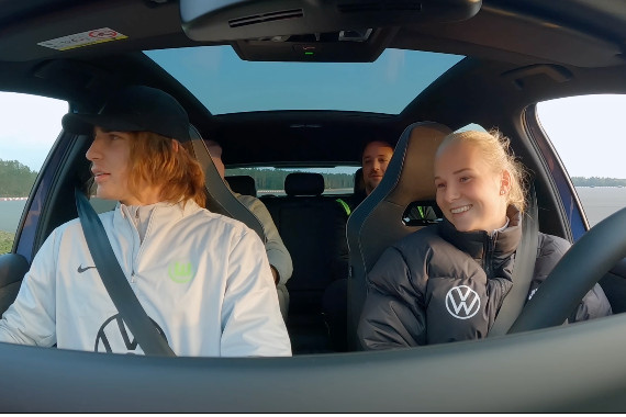 Schnittbilder von den verschiedenen Modulen des Fahrsicherheitstrainings aus dem Auto