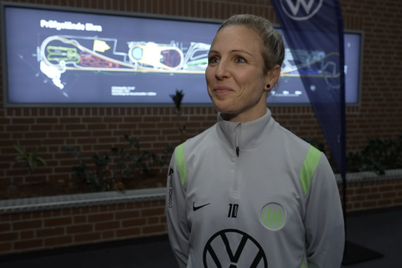 Im Interview spricht die Kapitänin des VfL Wolfsburg Svenja Huth u.a. über ihre Eindrücke von der Driving Experience und die aktuelle Lage in der Frauen-Bundesliga.