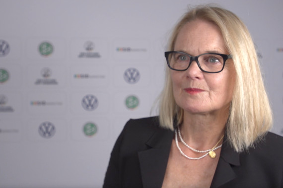 Im Interview spricht Head of Diversity Volkswagen Elke Heitmüller u.a. über die Beudetung des Themas Inklusion bei Volkswagen.