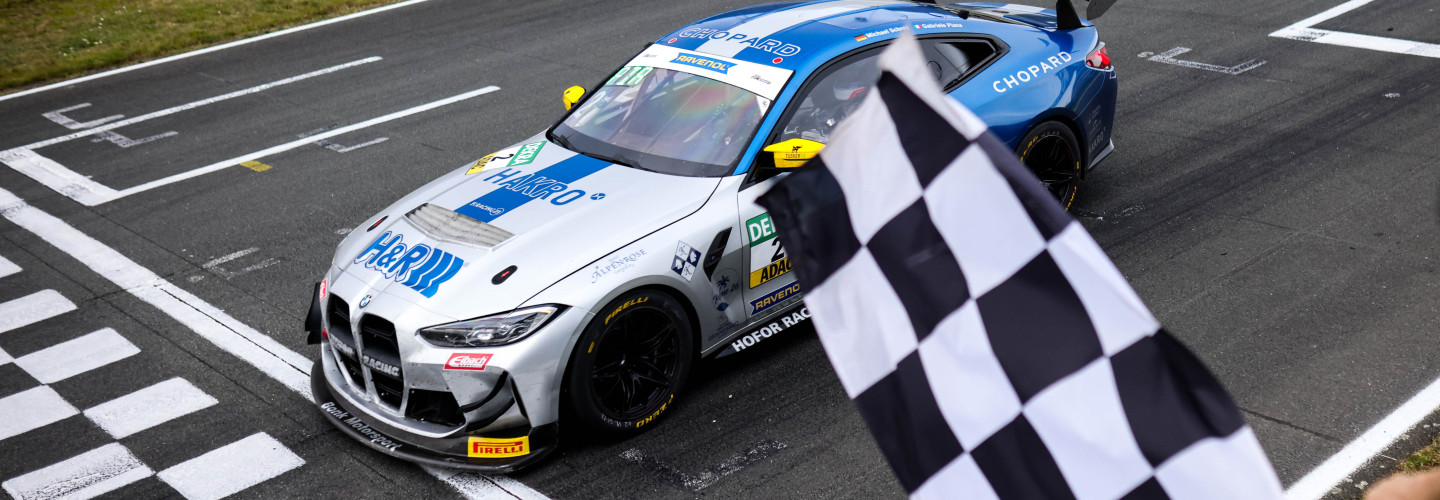 Der siegreiche BMW M4 GT4 von Hofor Racing by Bonk Motorsport