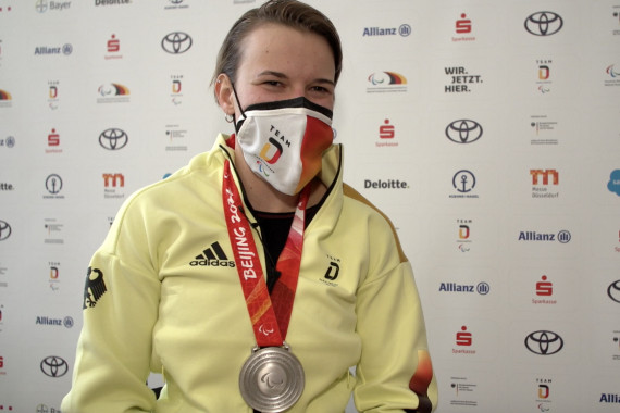 Interview mit Anna-Lena Forster nach ihrer Silbermedaille im Super-G