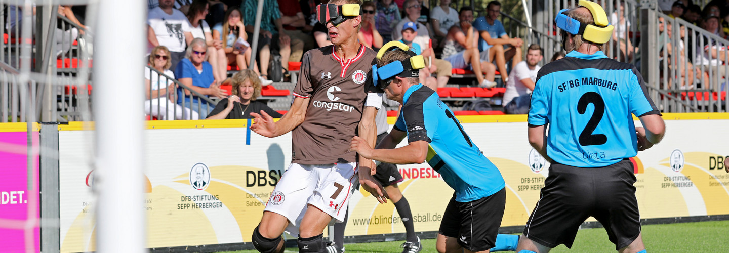 Der FC St. Pauli empfängt die Teams der Blindenfußball-Bundesliga in Hamburg.
