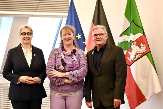 v.l.: Gabriela Pantring (Vorstandsvorsitzende der NRW.BANK) , Andrea Milz (NRW-Staatssekretärin für Sport und Ehrenamt) und Stefan Klett (Präsident des LSB NRW)