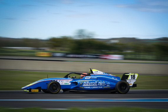 ADAC Formel 4 Junior Team startet in Lédenon