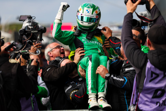 Marco Wittmann jubelte in Zandvoort über seinen ersten Saisonsieg