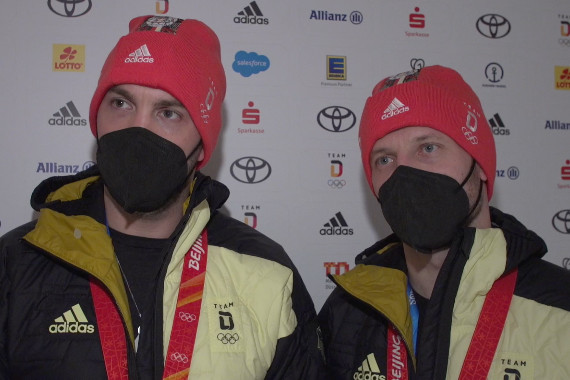 Im Interview sprechen die deutschen Rennrodler Tobias Wendl und Tobias Arlt über ihr drittes Olympia-Gold.