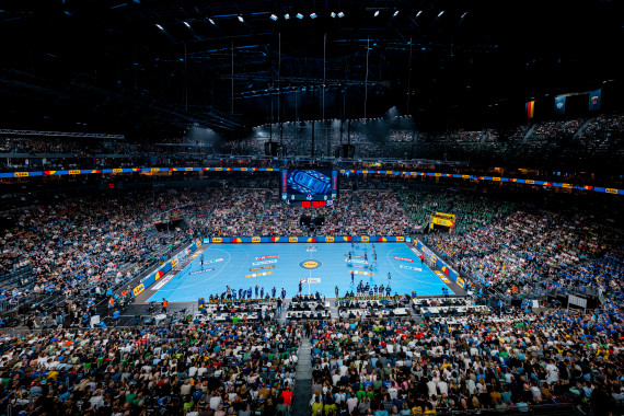 Foto vom Glasboden, der beim Lidl Final4 in der LANXESS arena in Köln zum Einsatz gekommen ist.