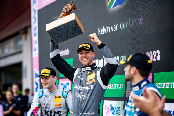 Kelvin van der Linde jubelte über seinen ersten Saisonsieg