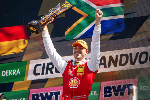 Großer Jubel bei Kelvin van der Linde über seinen Zandvoort-Sieg