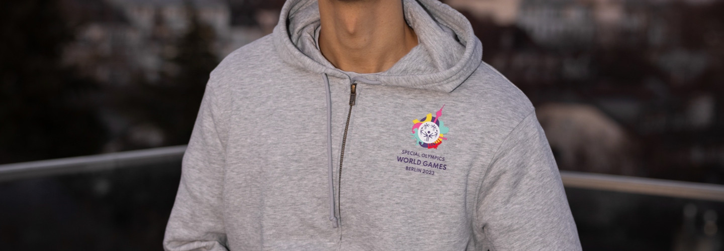 Friend of the Games und Sänger Lukas Rieger wird das Gewinnerprojekt von „Alle machen mit!“ vor den Special Olympics World Games Berlin 2023 besuchen