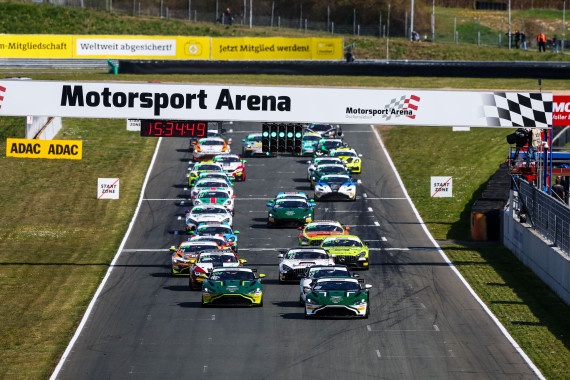 Start frei für die ADAC GT4 Germany in der Motorsport Arena Oschersleben