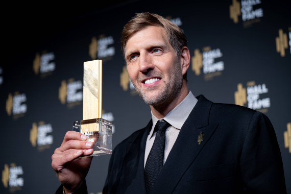 Dirk Nowitzki feierlich in die FIBA „Hall of Fame” aufgenommen