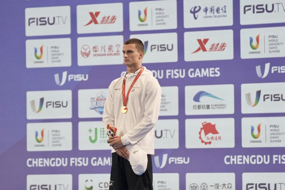 Gold für Schwimmer Luca Nik Armbruster
