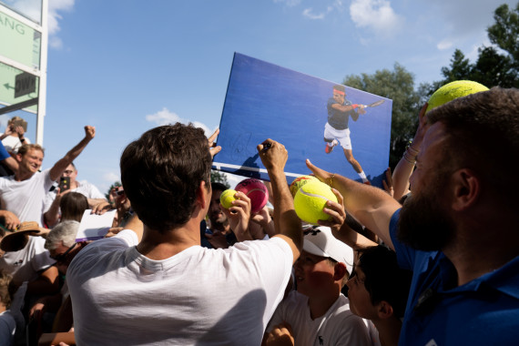 Federer Autogramme (TERRA WORTMANN OPEN Valentin Diehl).jpg