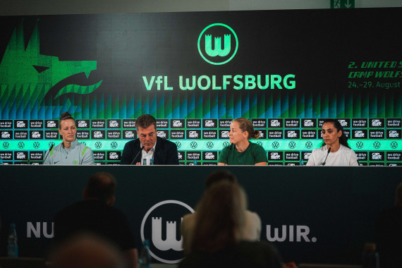 Pressekonferenz mit Almuth Schult, Dieter Hecking und Khalida Popal
