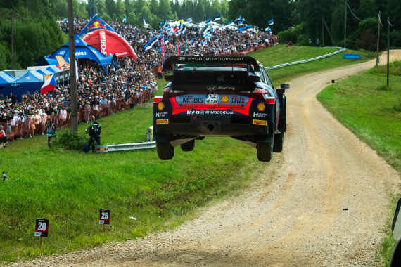 Die spektakuläre Rallye-Show von Thierry Neuville (im Bild) und seinen Kollegen gibt es bei der Central European Rally live