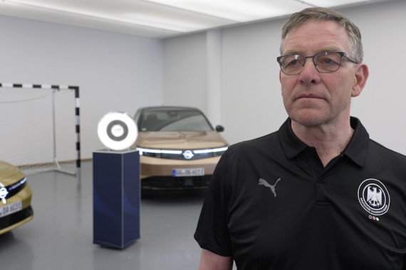 Im Interview spricht Alfred Gislason, Handball-Bundestrainer der Männer, u.a. über die Bedeutung der Partnerschaft mit Opel sowie die anstehenden Länderspiele gegen Dänemark.