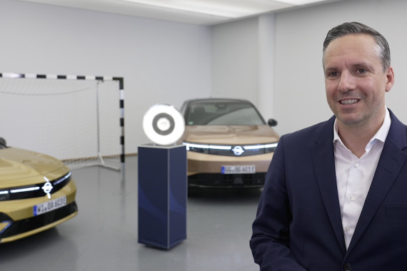 Im Interview spricht Patrick Dinger, Opel Deutschland-Chef, u.a. über die Bedeutung der Partnerschaften mit der HBL und dem DHB sowie die Ziele der Partnerschaften.