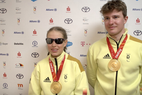 Interview mit Linn Kazmaier und ihrem Guide Florian Baumann nach Goldmedaille im Langlauf