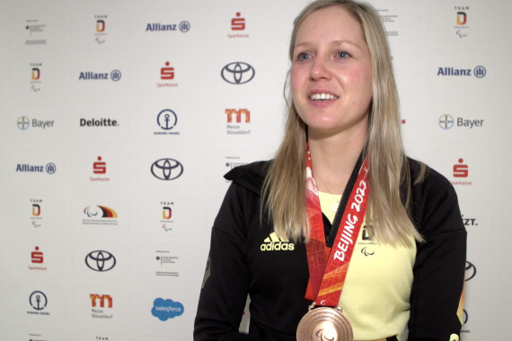Interview mit Andrea Rothfuss nach ihrer Bronzemedaille im Riesenslalom