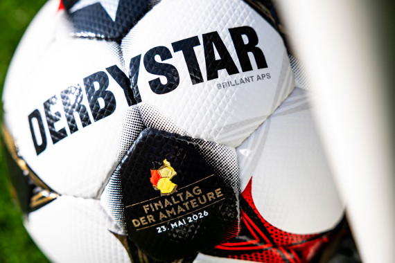 Individuelles Balldesign für den elften Finaltag der Amateure