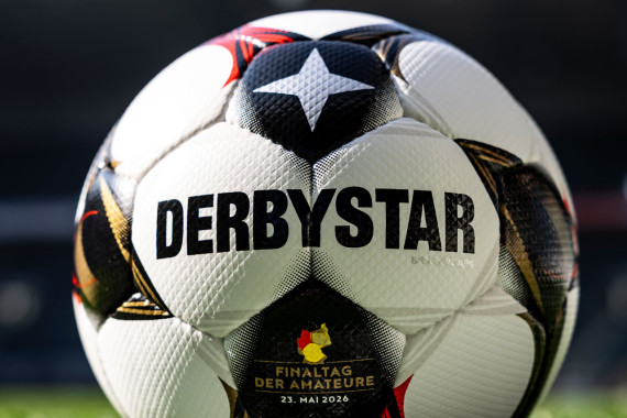 Individuelles Balldesign für den elften Finaltag der Amateure