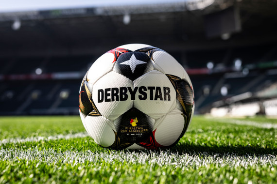 Individuelles Balldesign für den elften Finaltag der Amateure