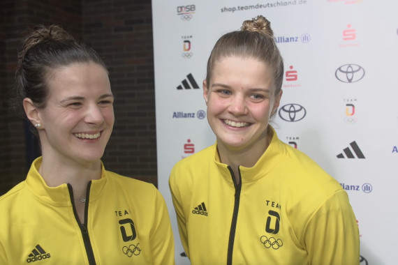 Im Interview sprechen Elena Wassen und Christina Wassen u.a. über ihren Gold-Erfolg in 10m-Turmspringen und die Herausforderungen, die es vor und während des Wettkampfes gab.