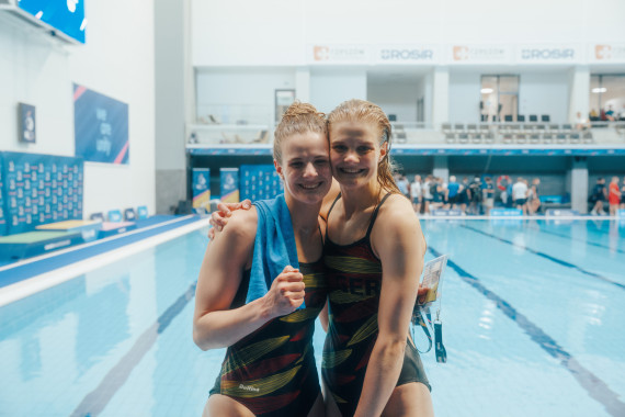Elena Wassen und Christina Wassen gewinnen Gold