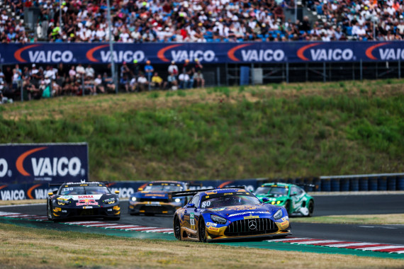 Maro Engel bleibt Sieger des zehnten Wertungslaufs der DTM in der Motorsport Arena Oschersleben