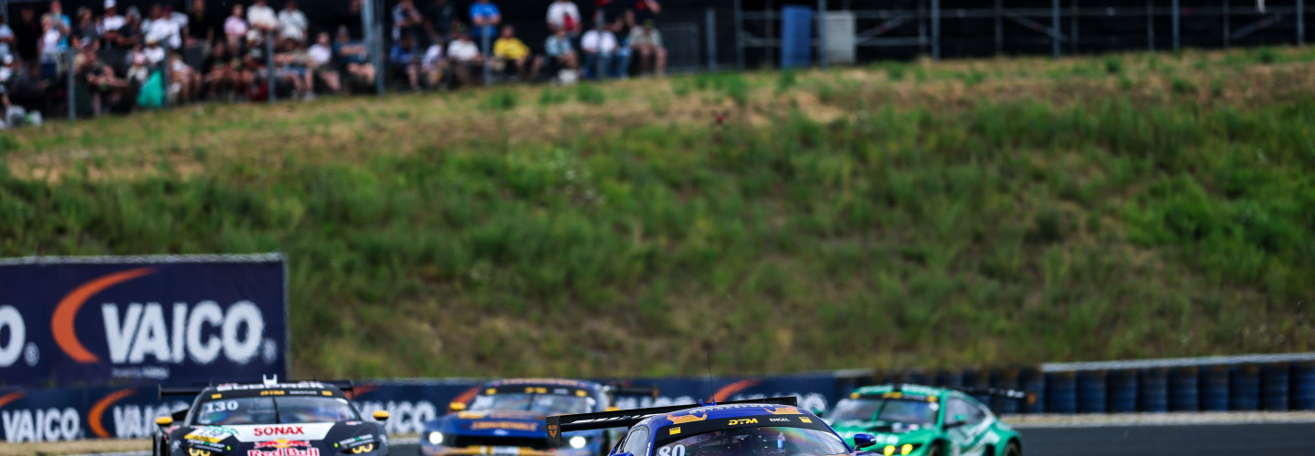 Maro Engel bleibt Sieger des zehnten Wertungslaufs der DTM in der Motorsport Arena Oschersleben
