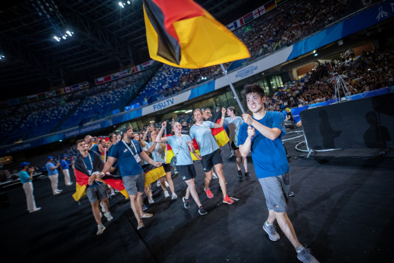 Die Eröffnungsfeier der 30. Sommer-Universiade am 3. Juli 2019 in Neapel mit der Deutschen Studierenden Nationalmannschaft