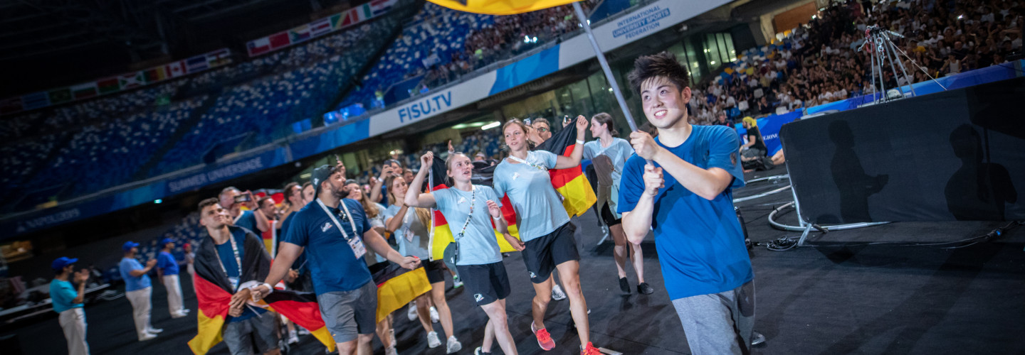 Die Eröffnungsfeier der 30. Sommer-Universiade am 3. Juli 2019 in Neapel mit der Deutschen Studierenden Nationalmannschaft