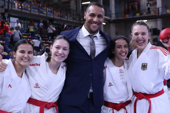 Auf dem Bild zu sehen ist das Gold-Quartett des Team-Wettbewerbs (von
  links nach rechts): Gizem Bugur, Madeleine Schröter, Jonathan Horne,
 Reem Khamis und Johanna Kneer