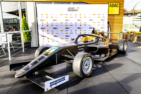 Insgesamt 150.000 Euro in Geld- und Sachpreisen gibt es in der ADAC Formel 4 2022 zu gewinnen