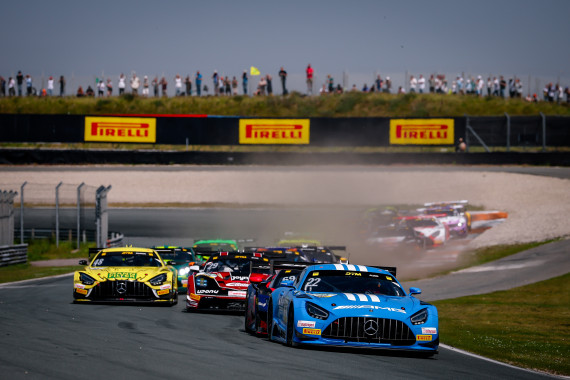 Mitten im Hochsommer geht es für die DTM durch die Dünen von Zandvoort
