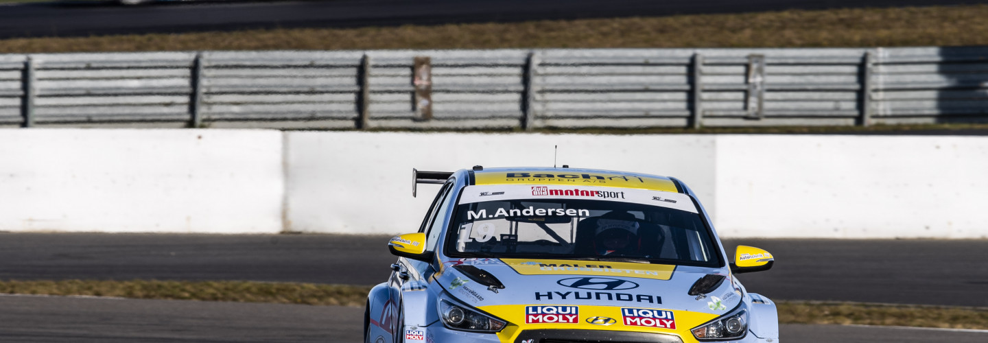 Martin Andersen gewinnt das erste Rennen auf dem Nürburgring