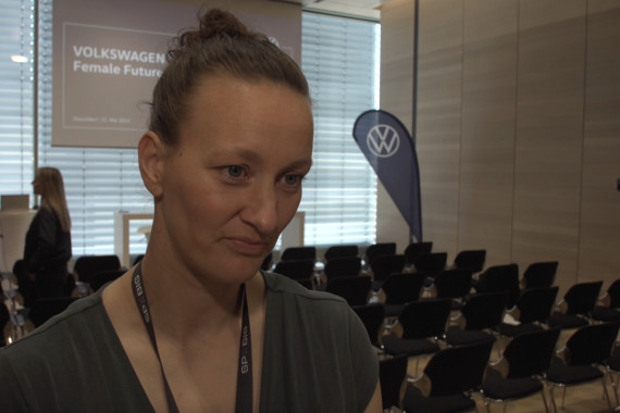 Im Interview spricht Almuth Schult, ehemalige Nationalspielerin und Fußball-Europameisterin, u.a. über die Entwicklung des Frauenfußballs und das drohende TV-Blackout der Frauen-WM.