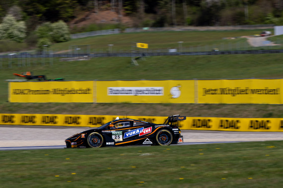 Ben Dörr setzte in der ersten DTM-Session die Bestzeit