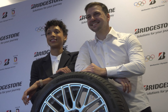 Olympiasiegerin Malaika Mihambo und Tischtennis-Rekordeuropameister Timo Boll haben die neue Kampagne ihres Partners Bridgestone anlässlich der Olympischen und Paralympischen Spiele 2024 vorgestellt.