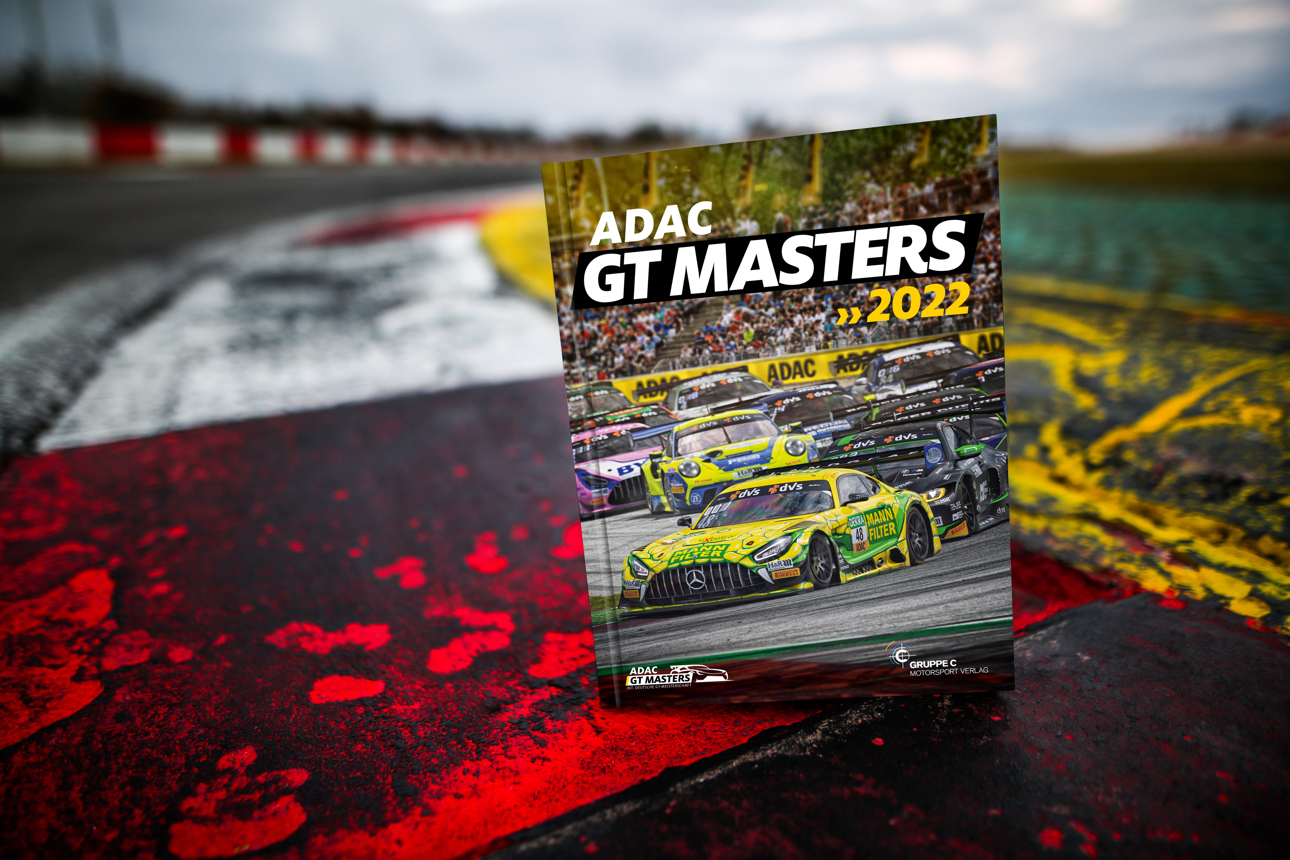 Das ADAC GT Masters-Jahrbuch 2022 ist das perfekte Weihnachtsgeschenk für alle Fans