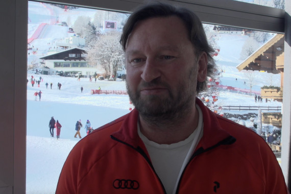 Im Interview spricht Bernhard Neumann, Direktor Sportmarketing Wintersport bei Audi, u.a. über die Besonderheit des Hahnenkamm-Rennens sowie die Verlängerung der Premium Partnerschaft.