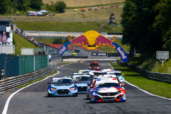 Nach fünfwöchiger Sommerpause startet die ADAC TCR Germany auf dem Nürburgring