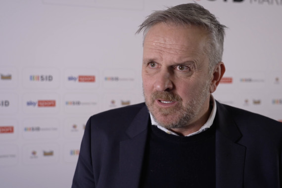 Im Interview spricht Sky-Experte Dietmar Hamann u.a. über seine Erwartungen an die Fußball-Europameisterschaft 2024 und die Bedeutung von Nachwuchsarbeit im deutschen Fußball.