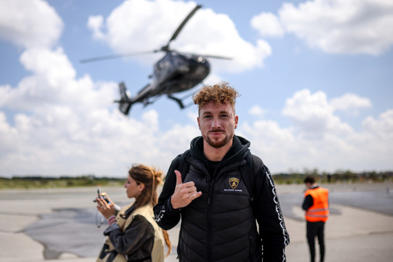Mirko Bortolotti kam mit fünf weiteren DTM-Fahrern per Helikopter aus Le Mans zurück